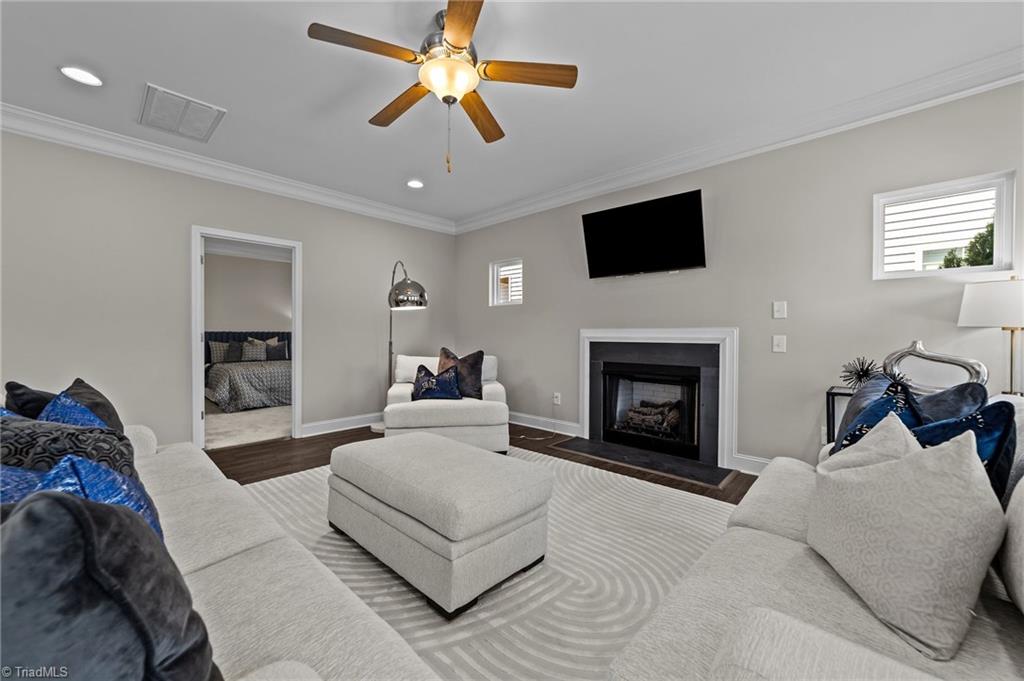 5638 Edgartown Street