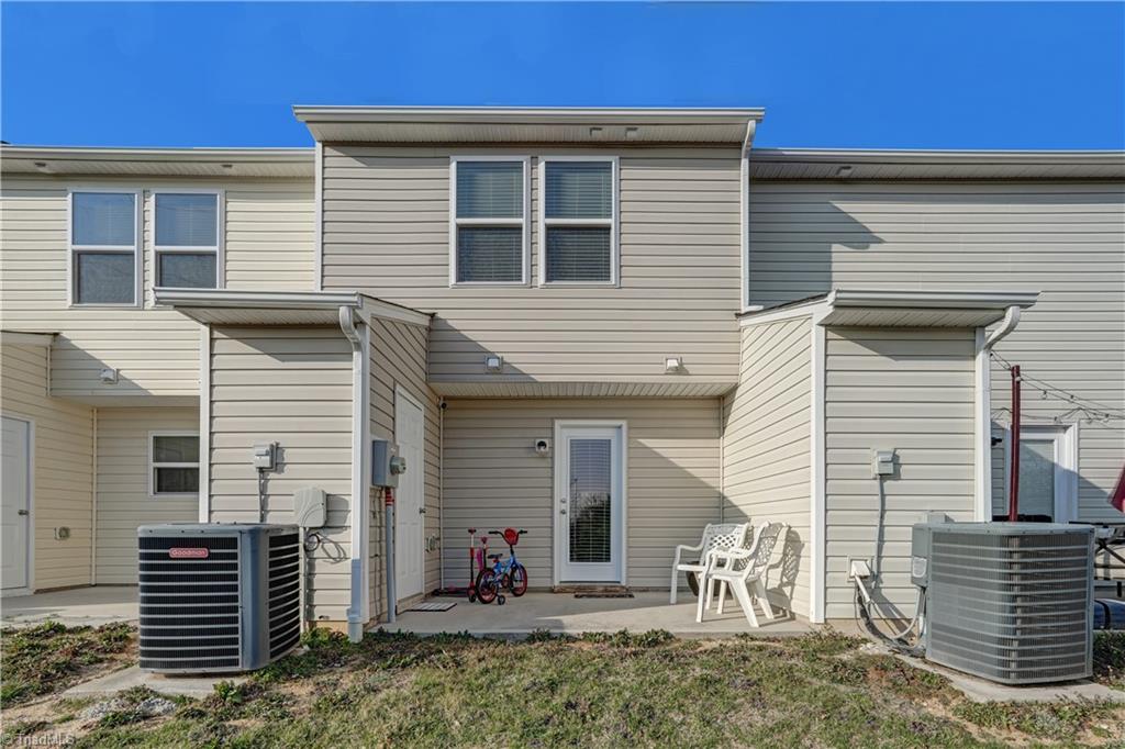 447 Sandybrooke Drive
