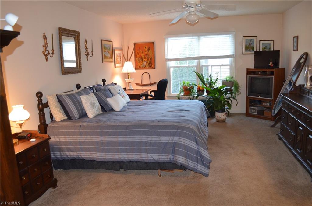 33 Cedar Knoll Drive
