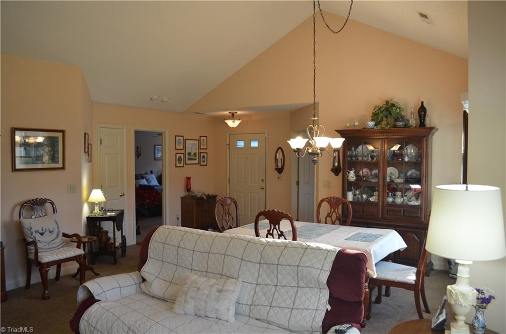 33 Cedar Knoll Drive