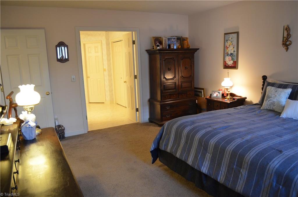33 Cedar Knoll Drive