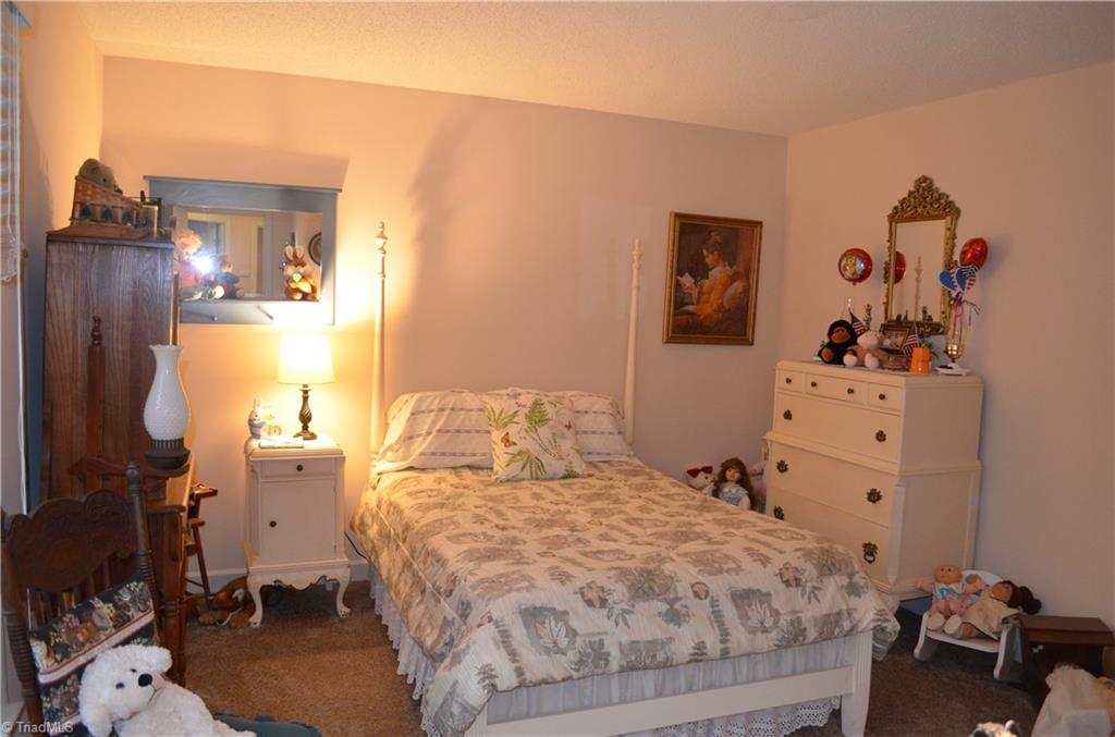 33 Cedar Knoll Drive