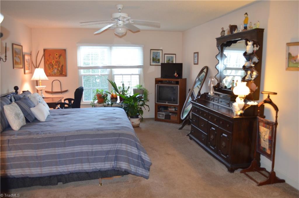 33 Cedar Knoll Drive