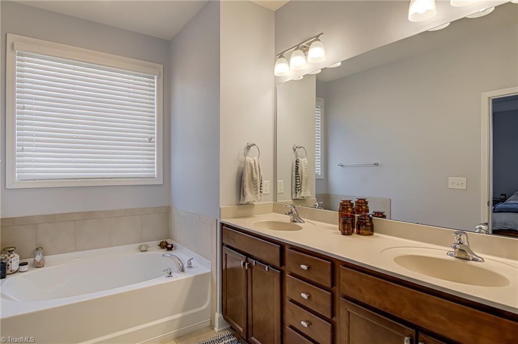 3 Harbor Glen Court