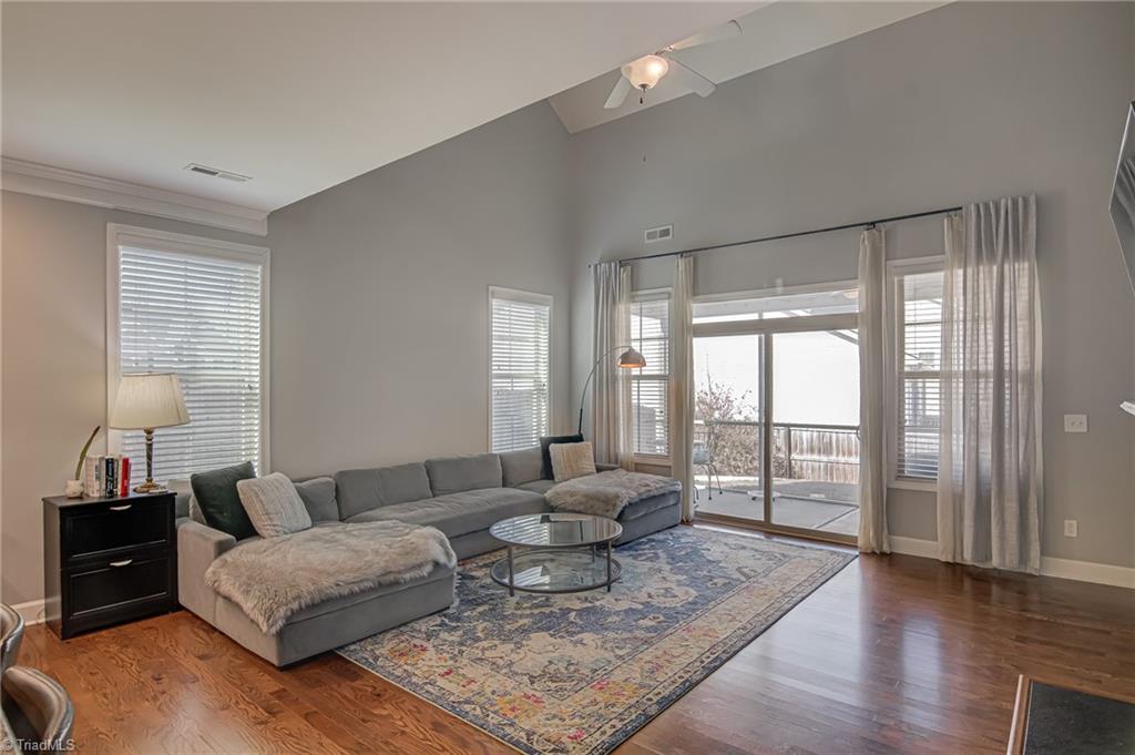 3 Harbor Glen Court