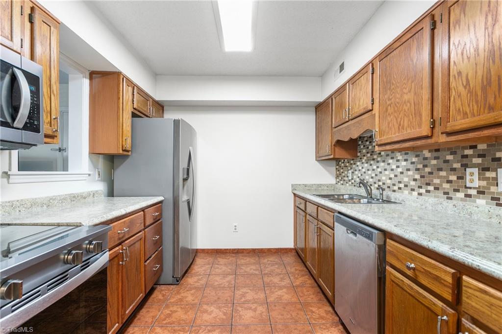 7121 W Friendly Avenue # D