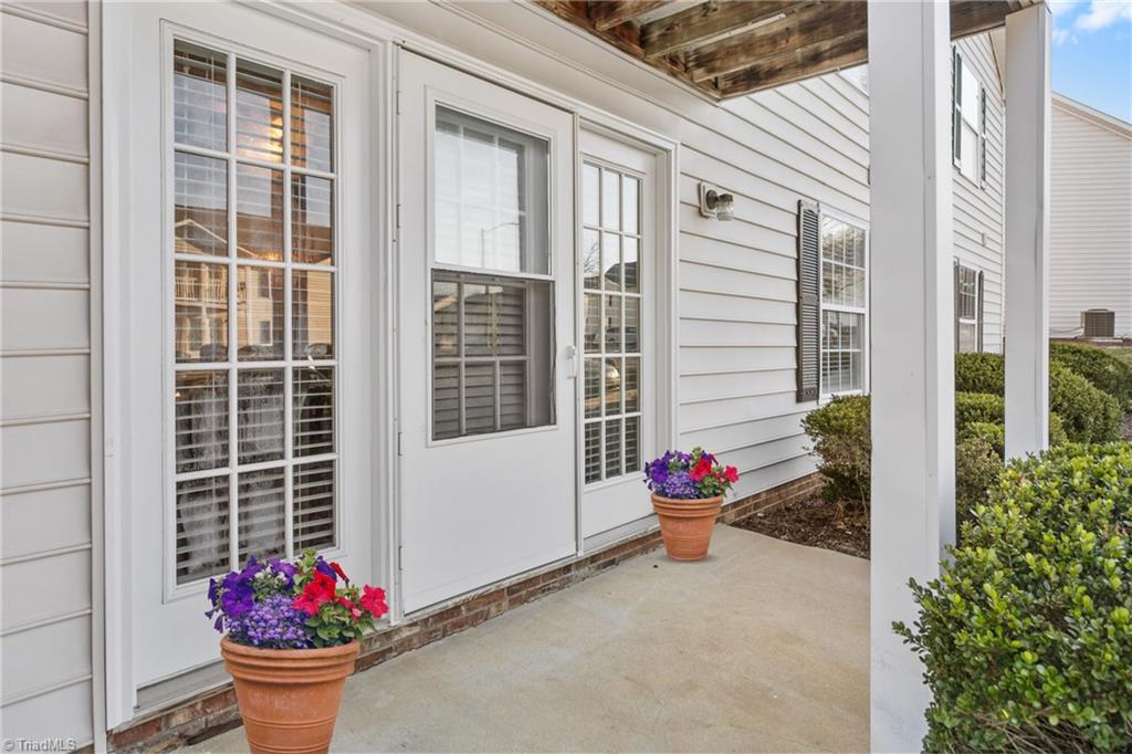 7121 W Friendly Avenue # D