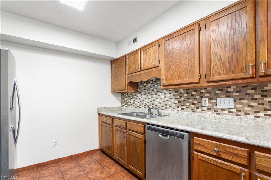 7121 W Friendly Avenue # D