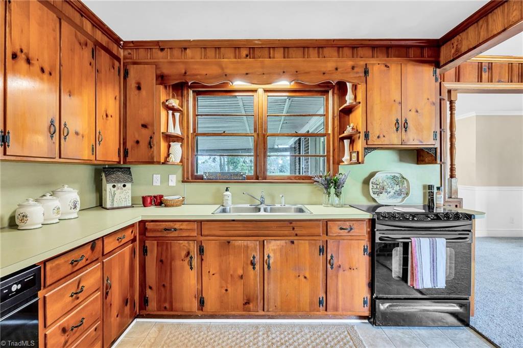 8192 US Highway 158 W