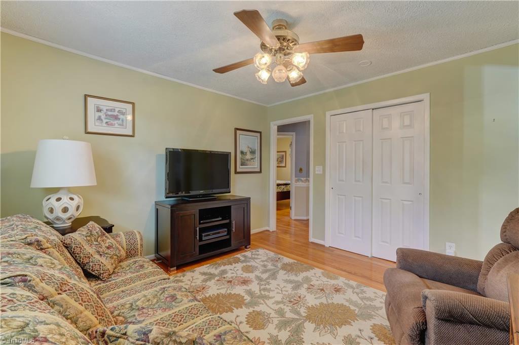201 W Thomas Drive
