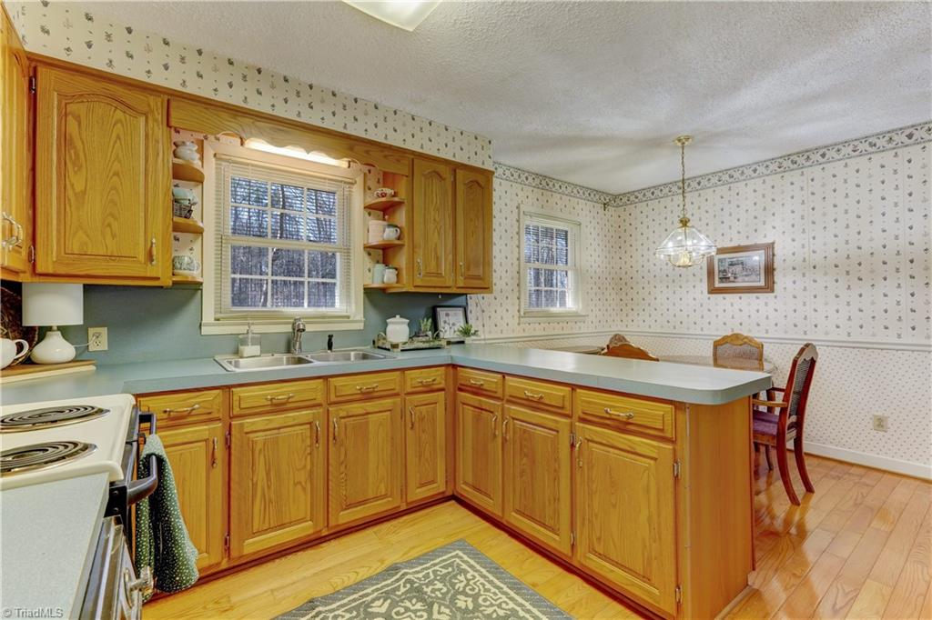 201 W Thomas Drive