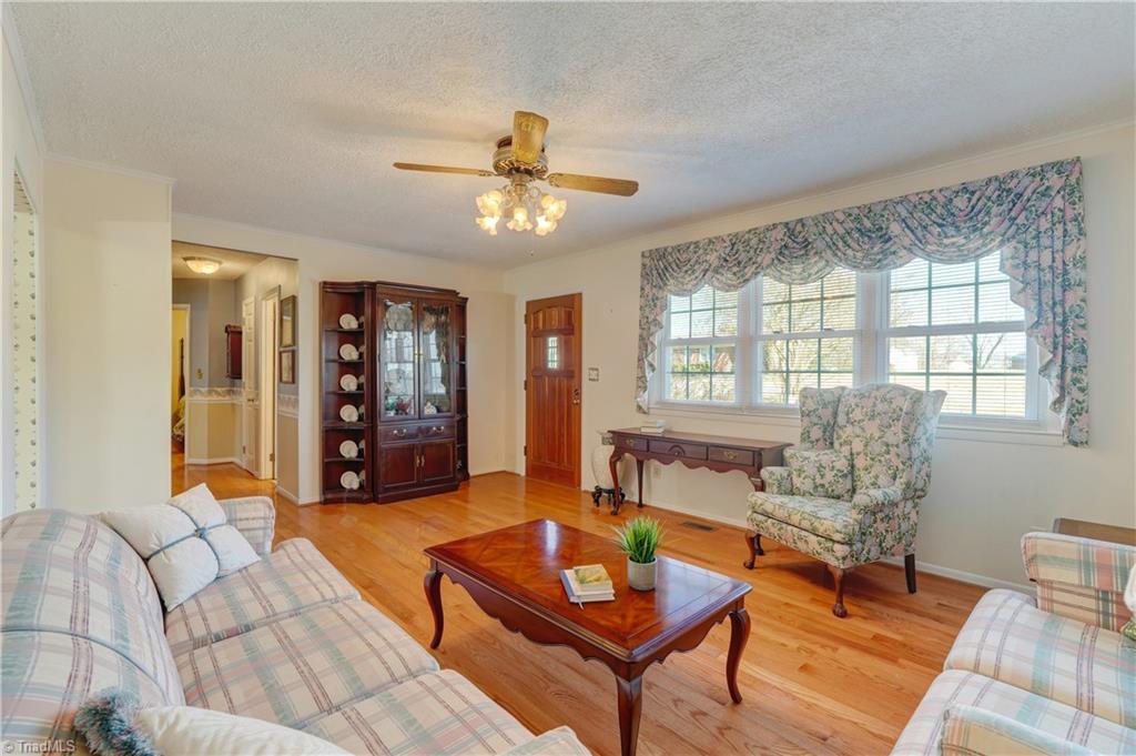 201 W Thomas Drive