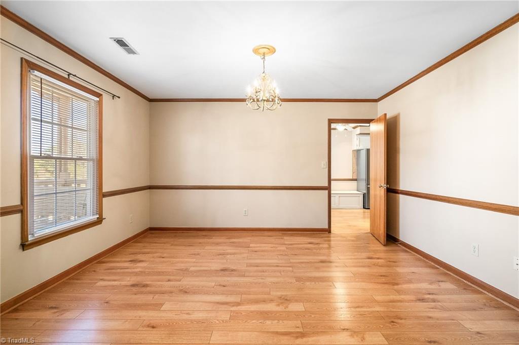 1760 Round Hill Circle