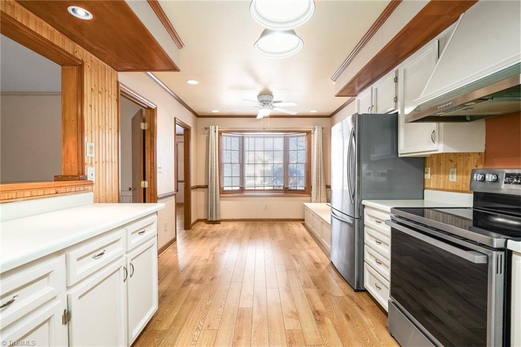 1760 Round Hill Circle