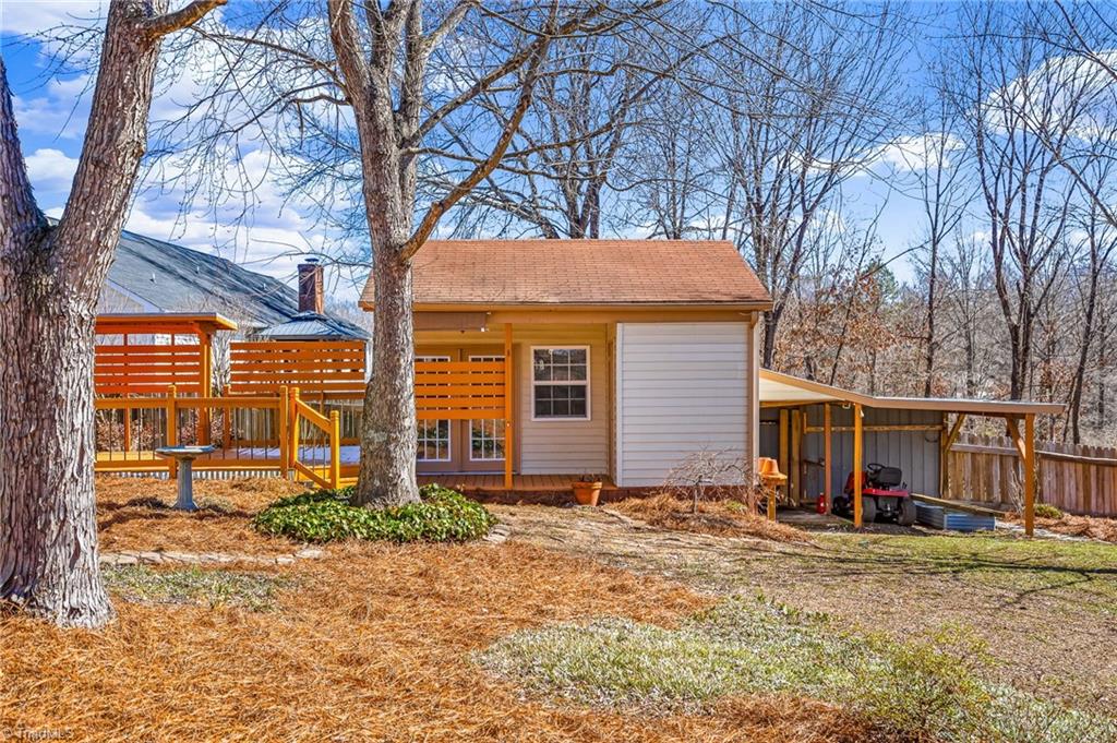 1760 Round Hill Circle