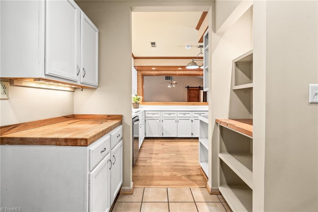 1760 Round Hill Circle