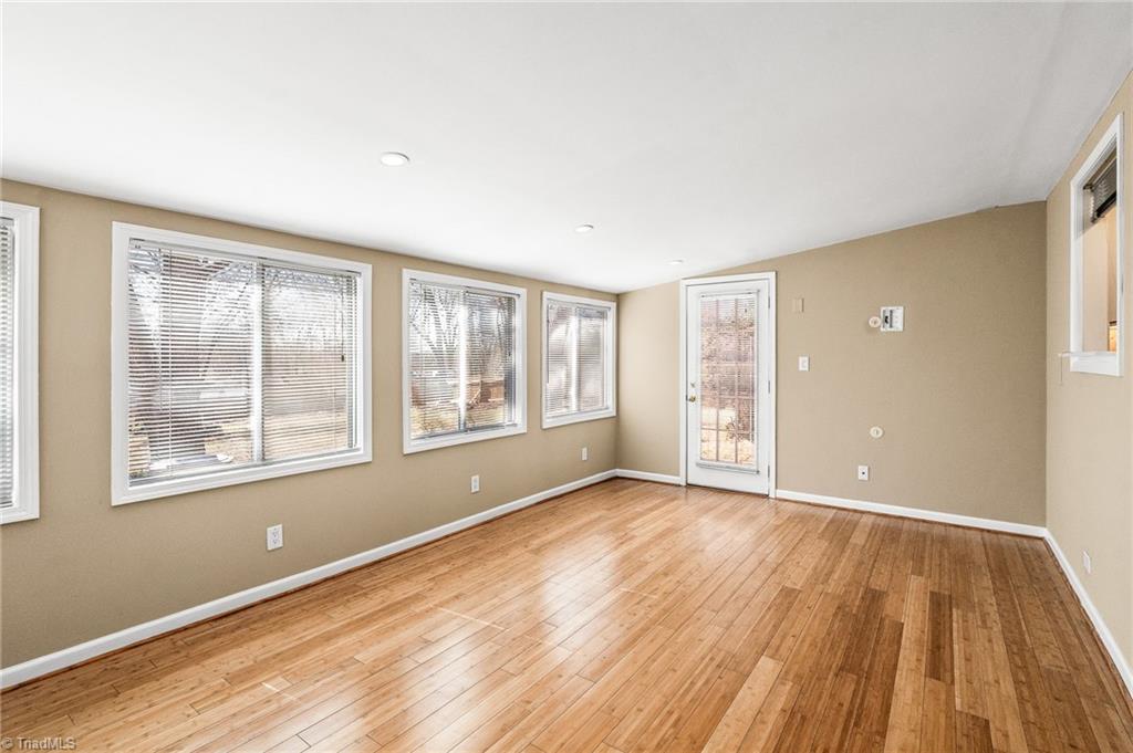 1760 Round Hill Circle