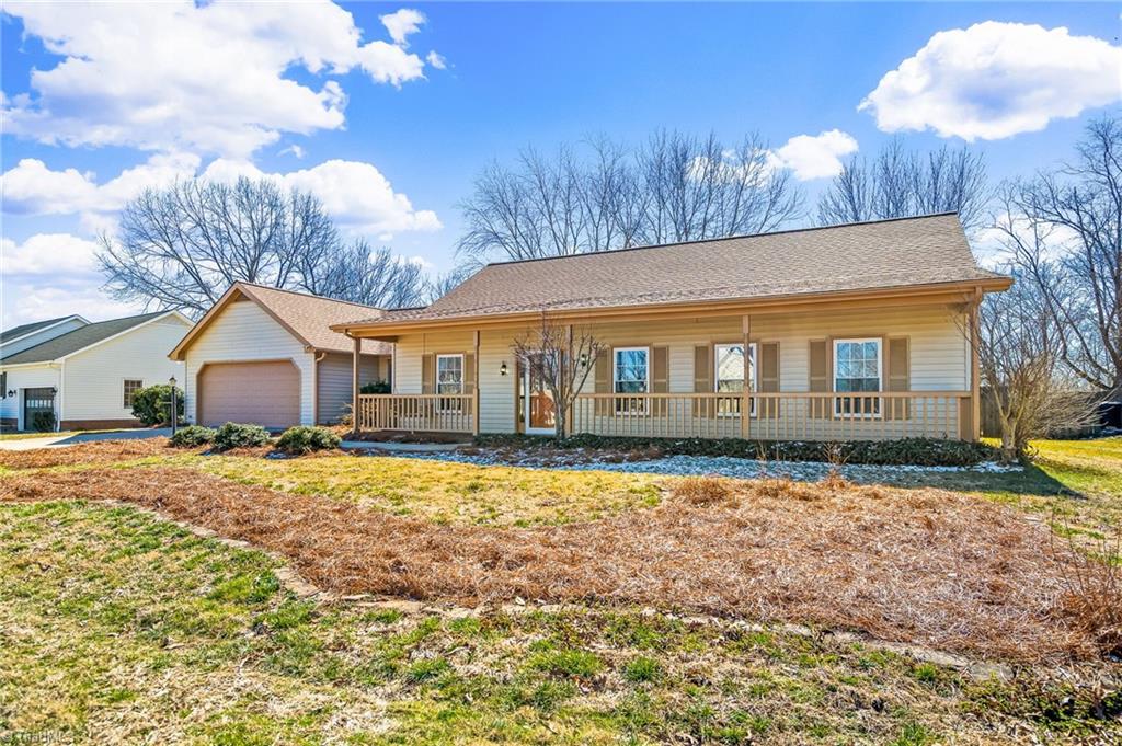 1760 Round Hill Circle