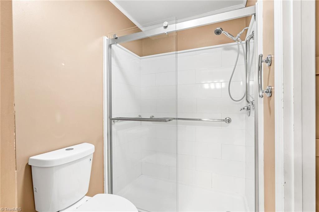 1760 Round Hill Circle