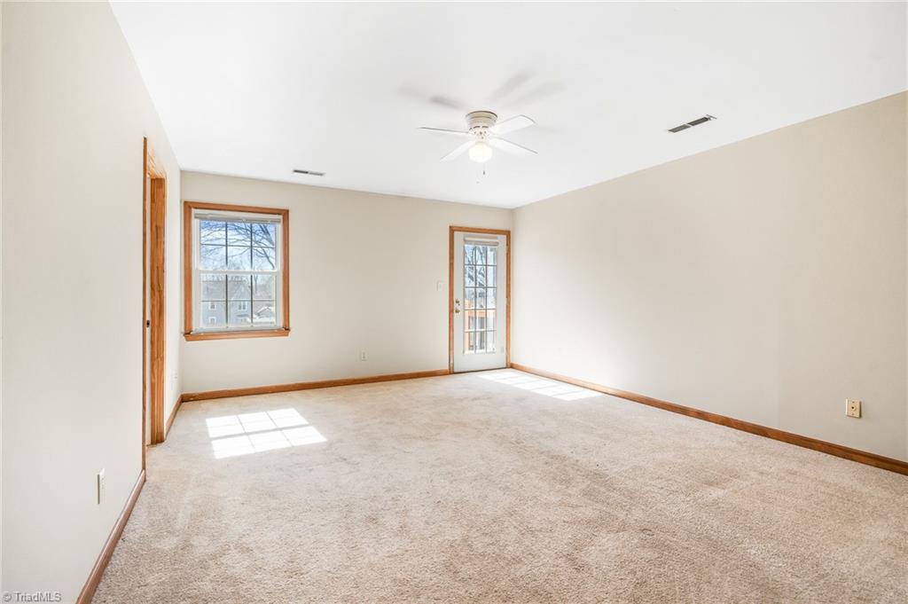 1760 Round Hill Circle