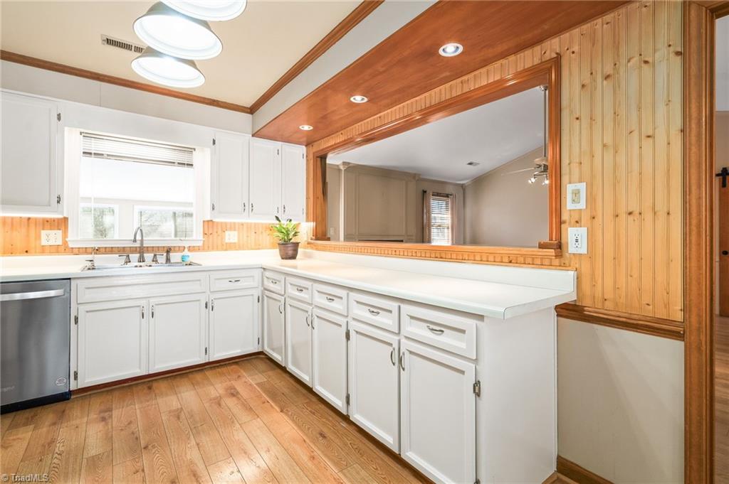 1760 Round Hill Circle