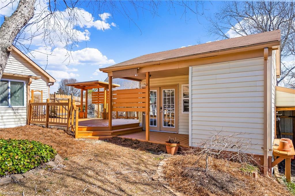 1760 Round Hill Circle