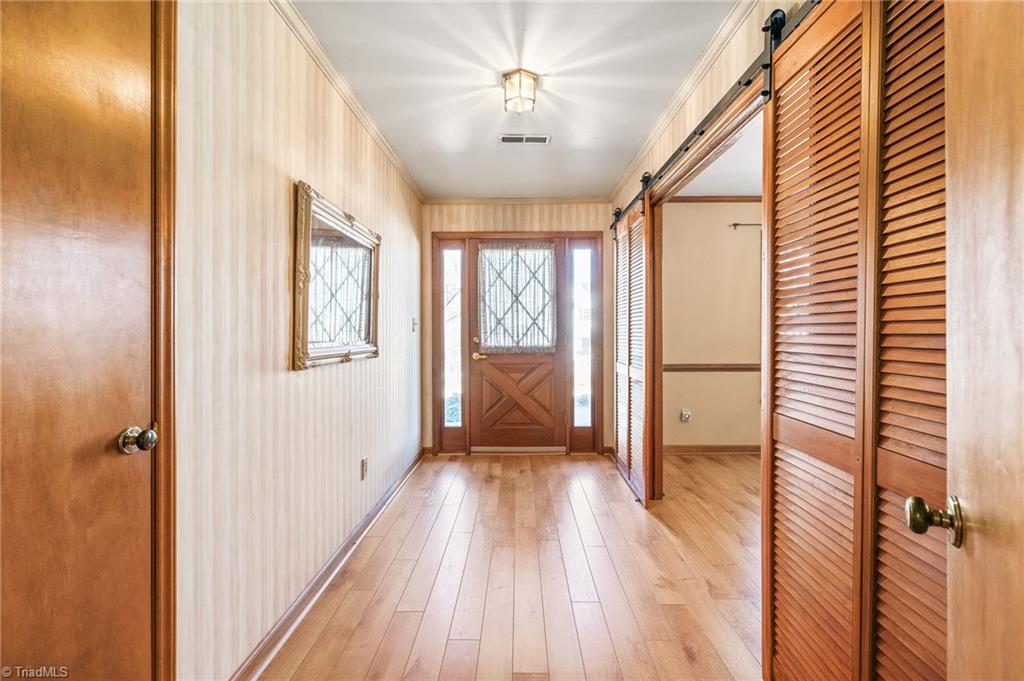 1760 Round Hill Circle