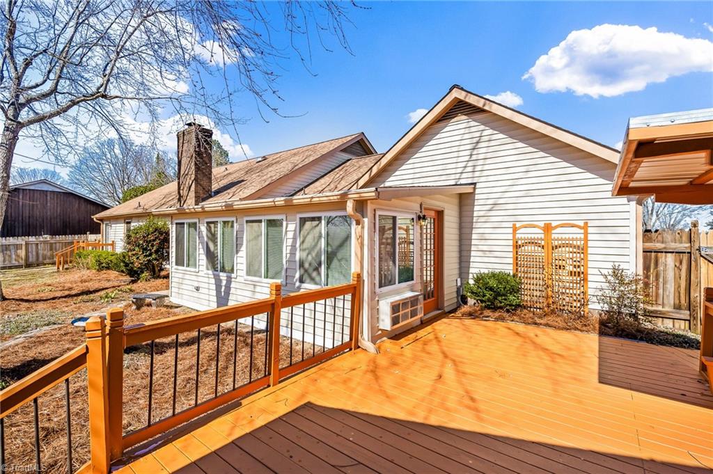 1760 Round Hill Circle