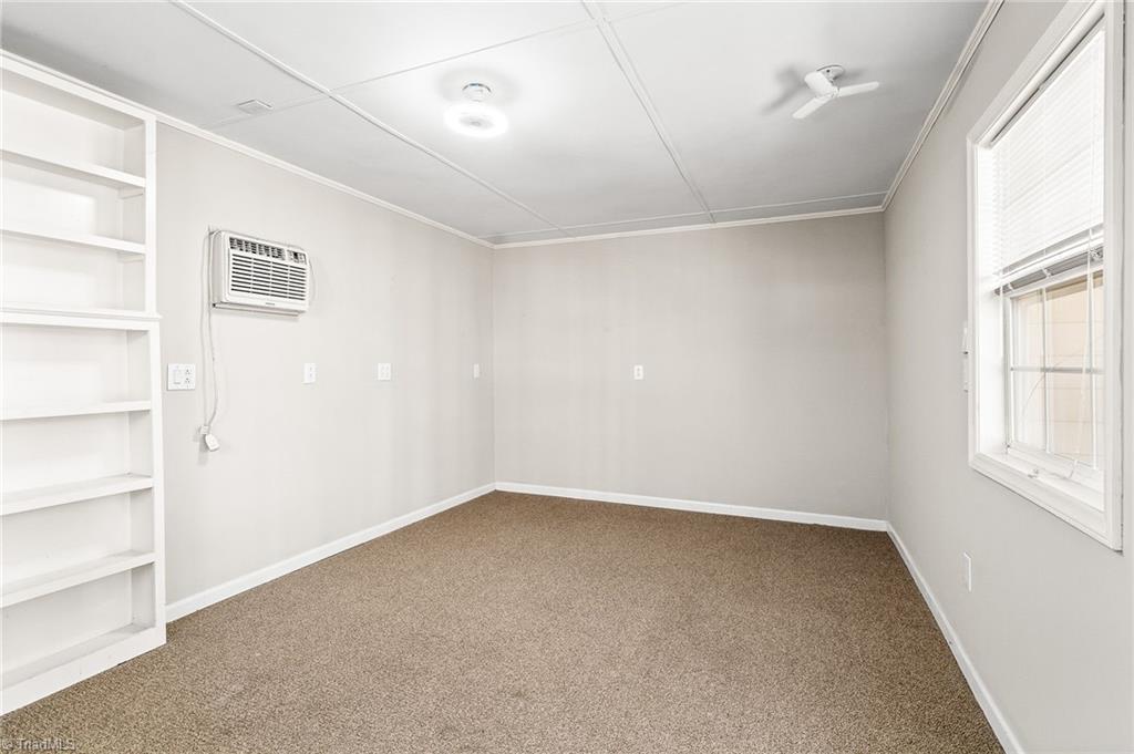 1760 Round Hill Circle