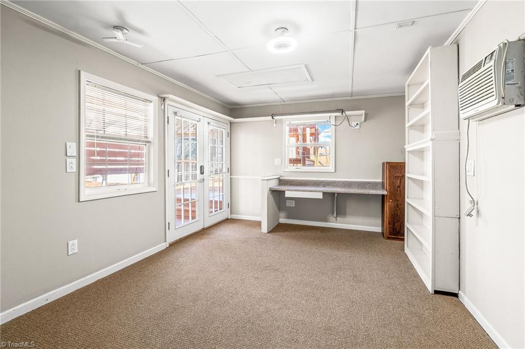 1760 Round Hill Circle