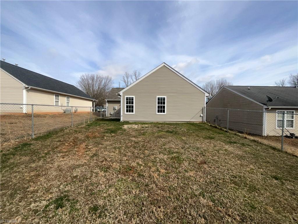 6014 White Chapel Way