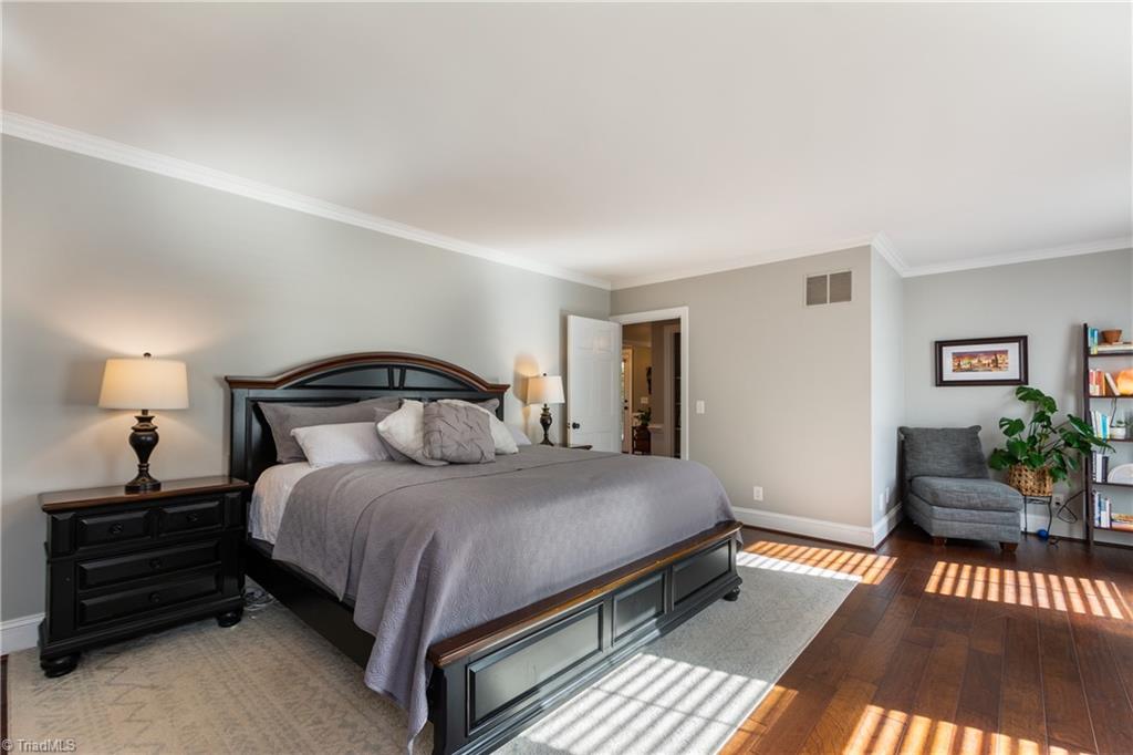 3304 Wedgewood Place