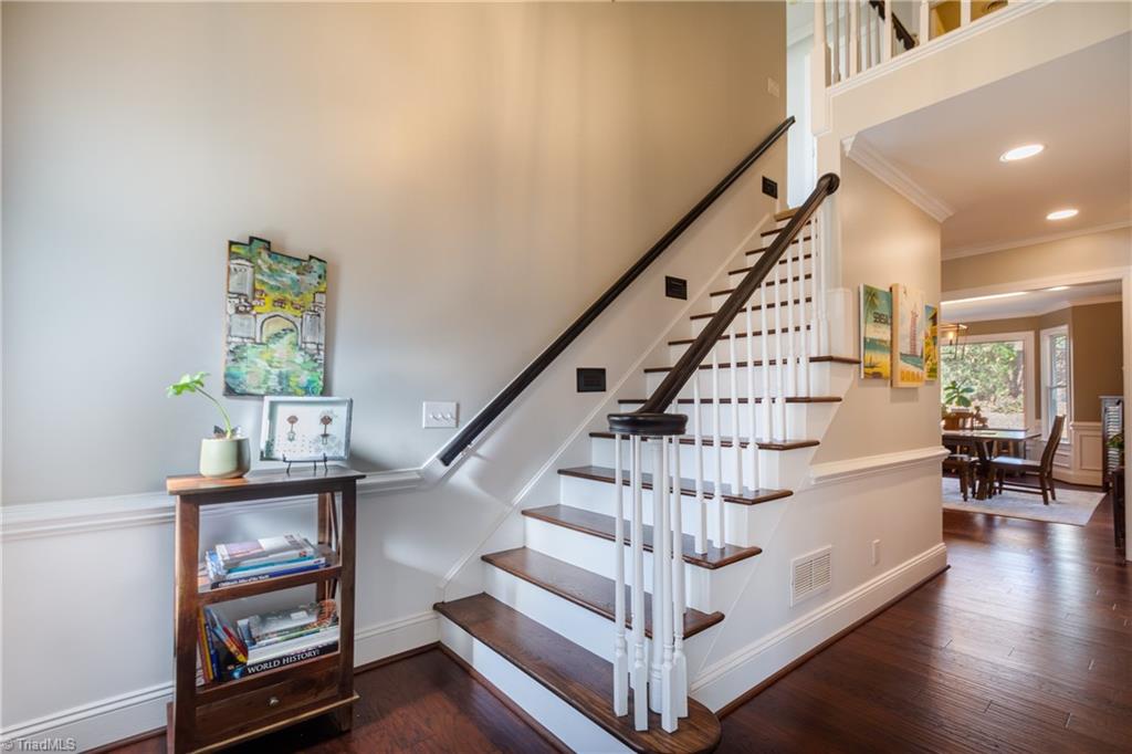 3304 Wedgewood Place