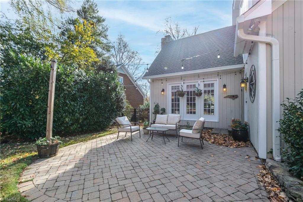 3304 Wedgewood Place