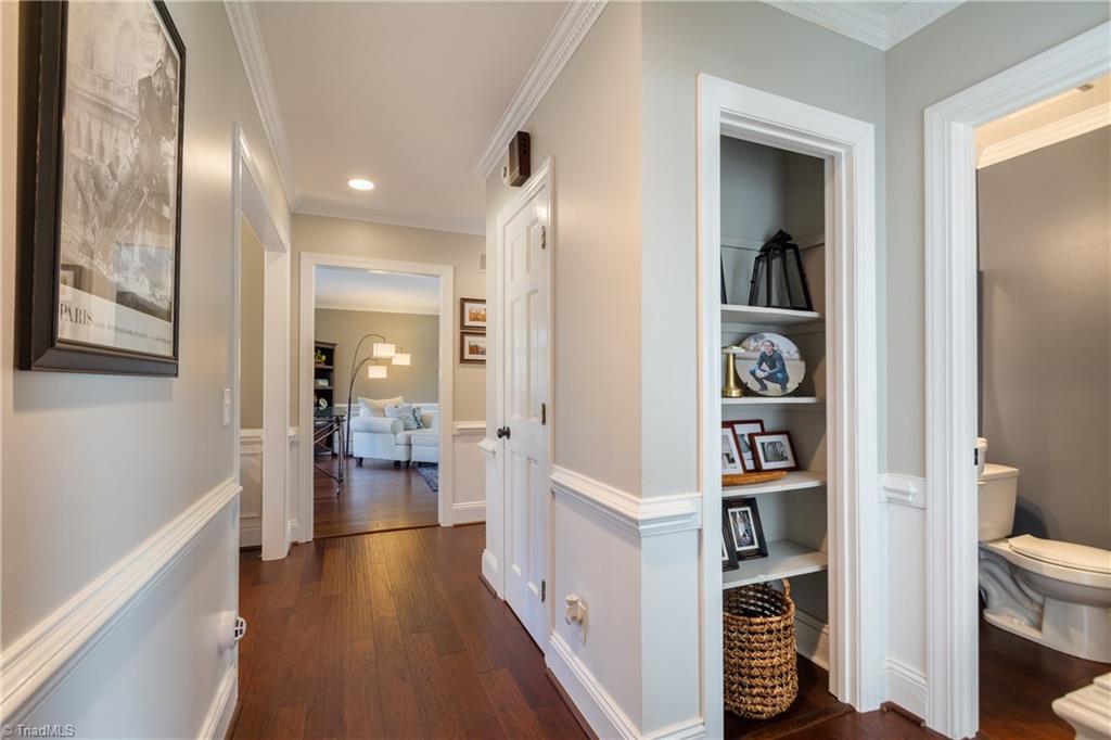 3304 Wedgewood Place