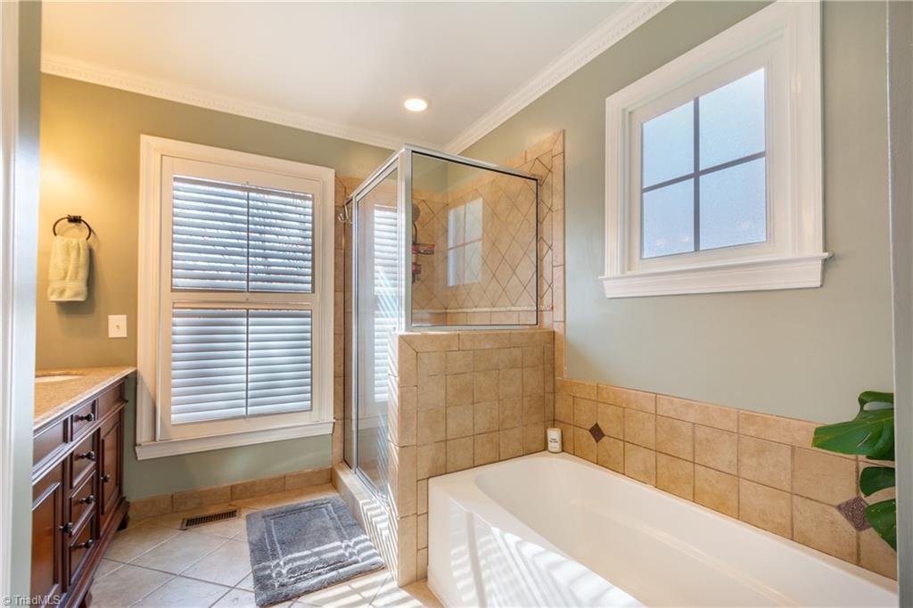 3304 Wedgewood Place