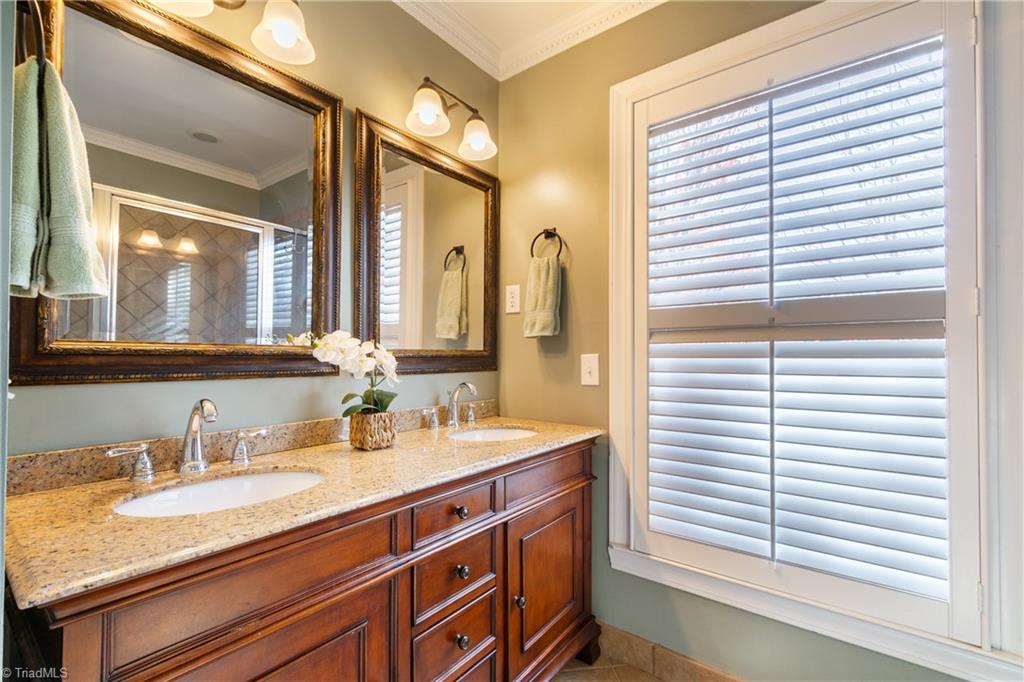 3304 Wedgewood Place