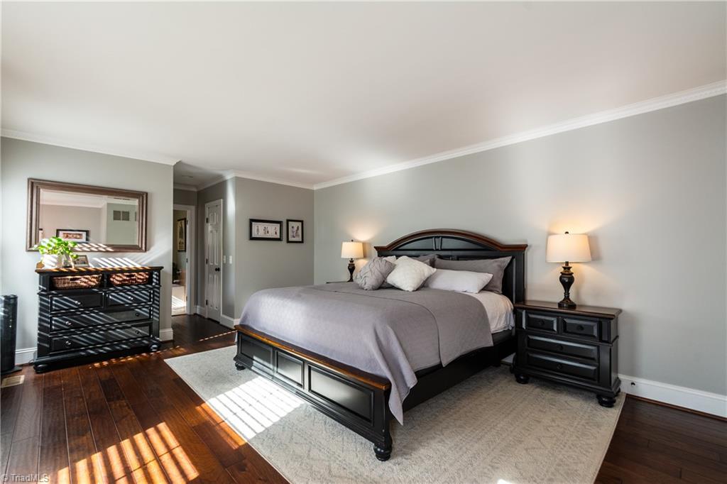 3304 Wedgewood Place