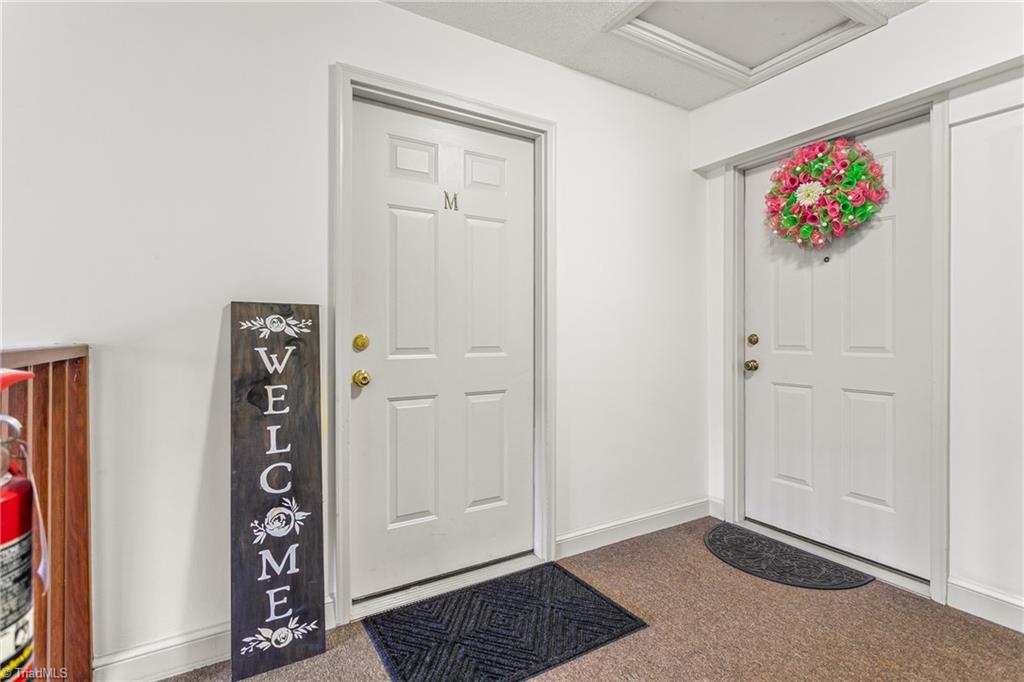 5934 W Friendly Avenue # M