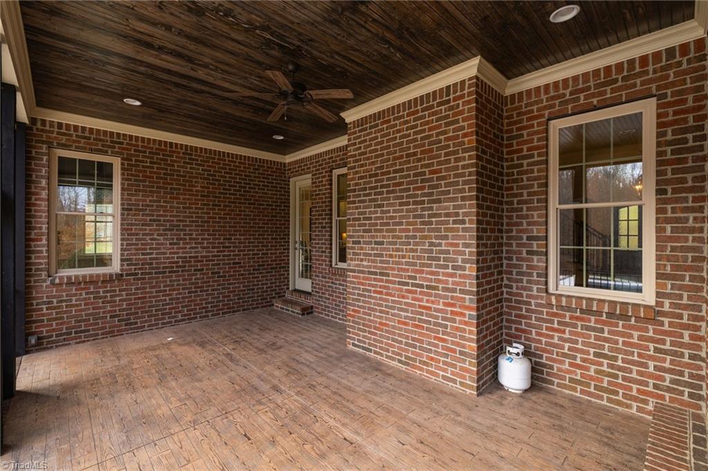 7507 Shadow Creek Drive