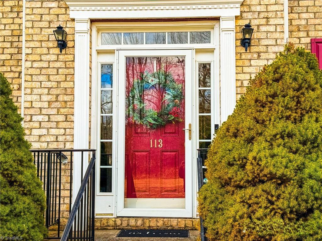 113 Oakmont Court