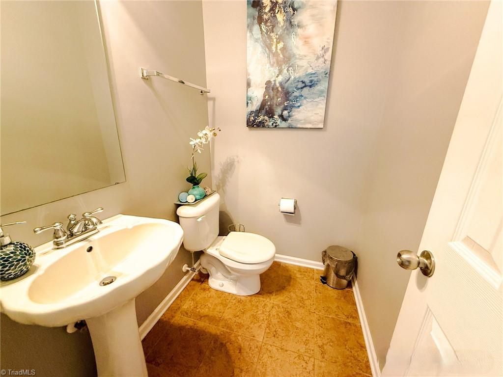 113 Oakmont Court