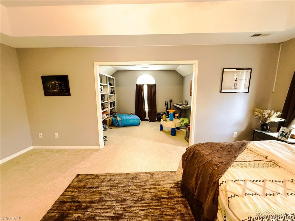 113 Oakmont Court