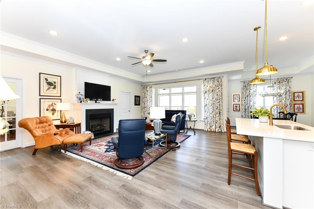 3447 Willowcrest Street