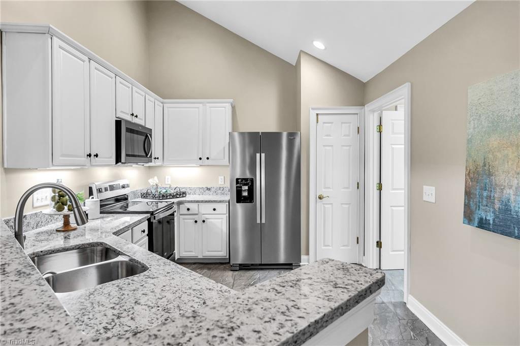 5002 Eagle Perch Way