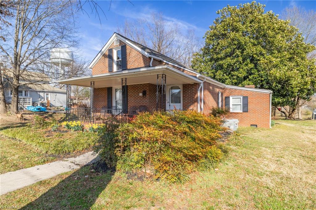 713 Montgomery Street