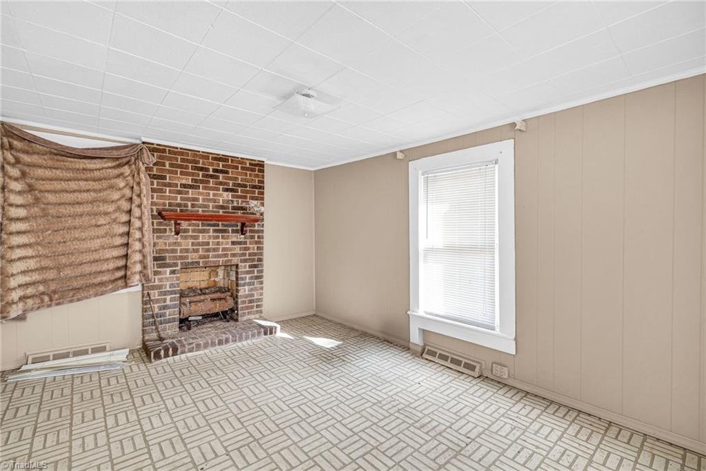 713 Montgomery Street