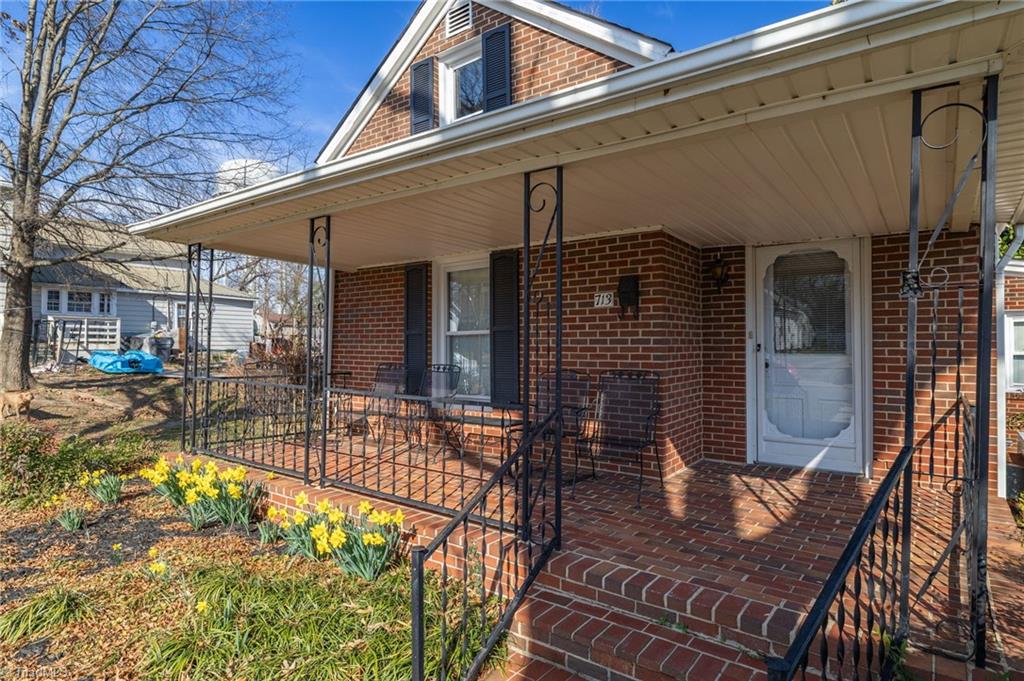 713 Montgomery Street