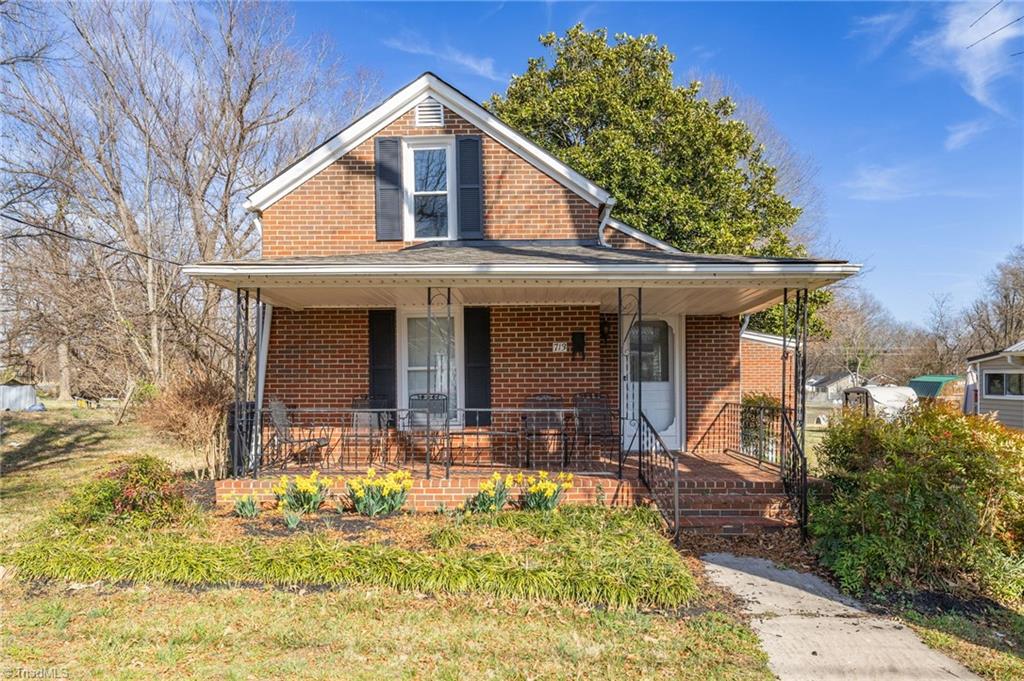 713 Montgomery Street