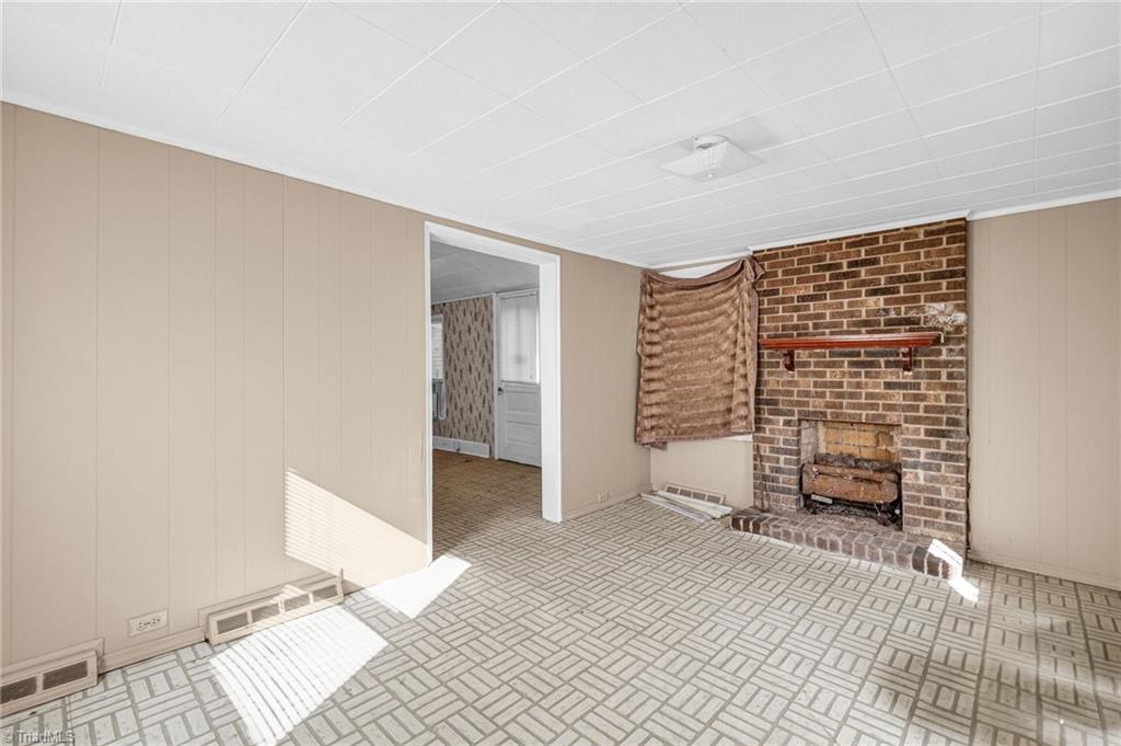 713 Montgomery Street